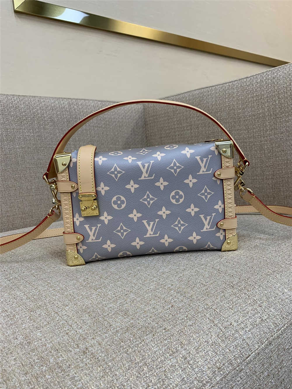 Louis Vuitton M12428  SIDE TRUNK size:21 x 14 x 6 cm 2025 new 